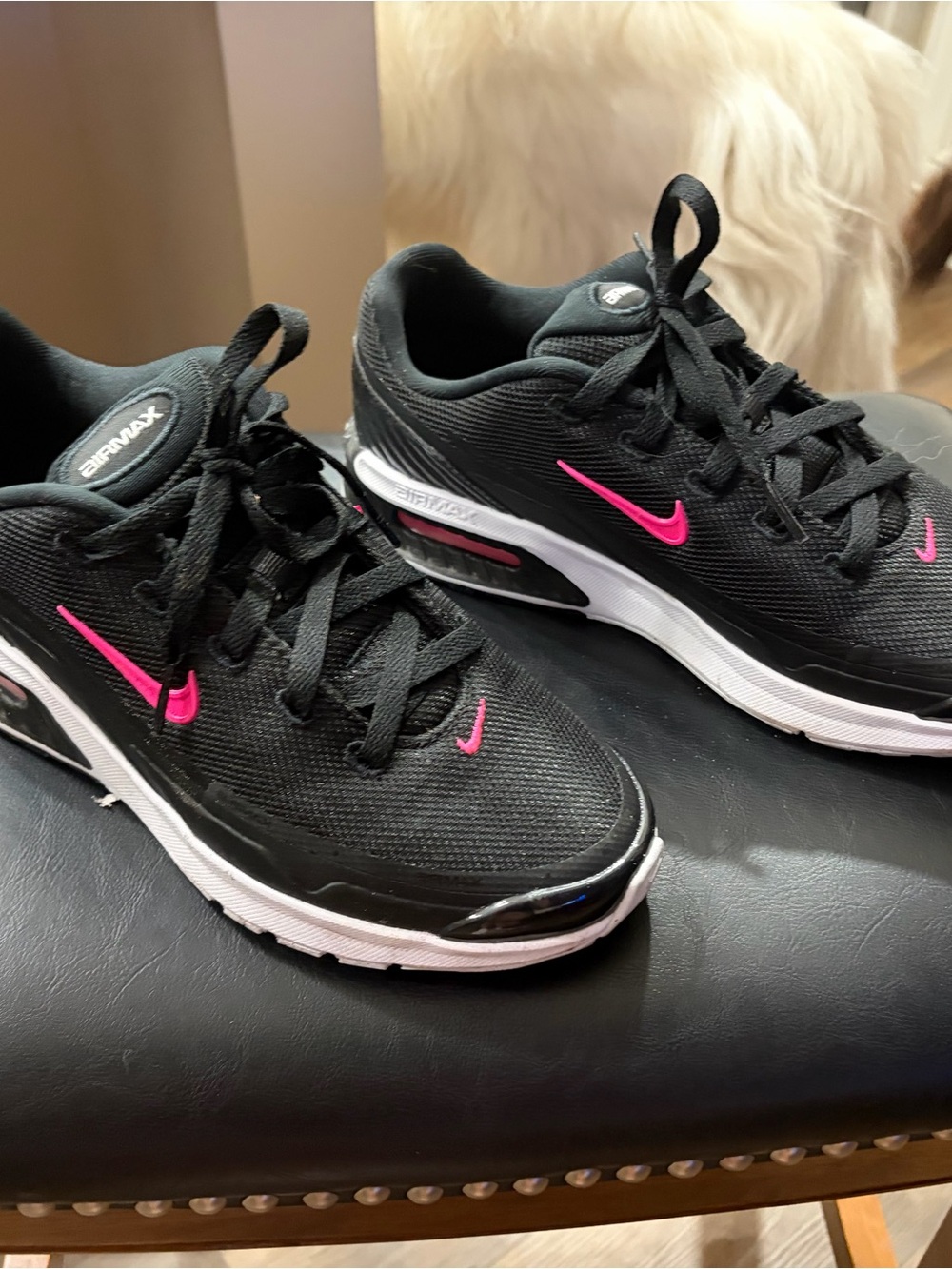 Nike Women's Black Sneakers with Hot Pink Swoosh